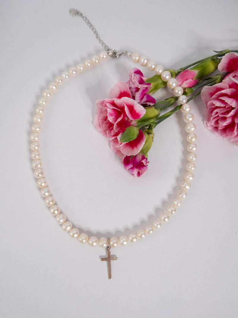 Collar clásico cruz