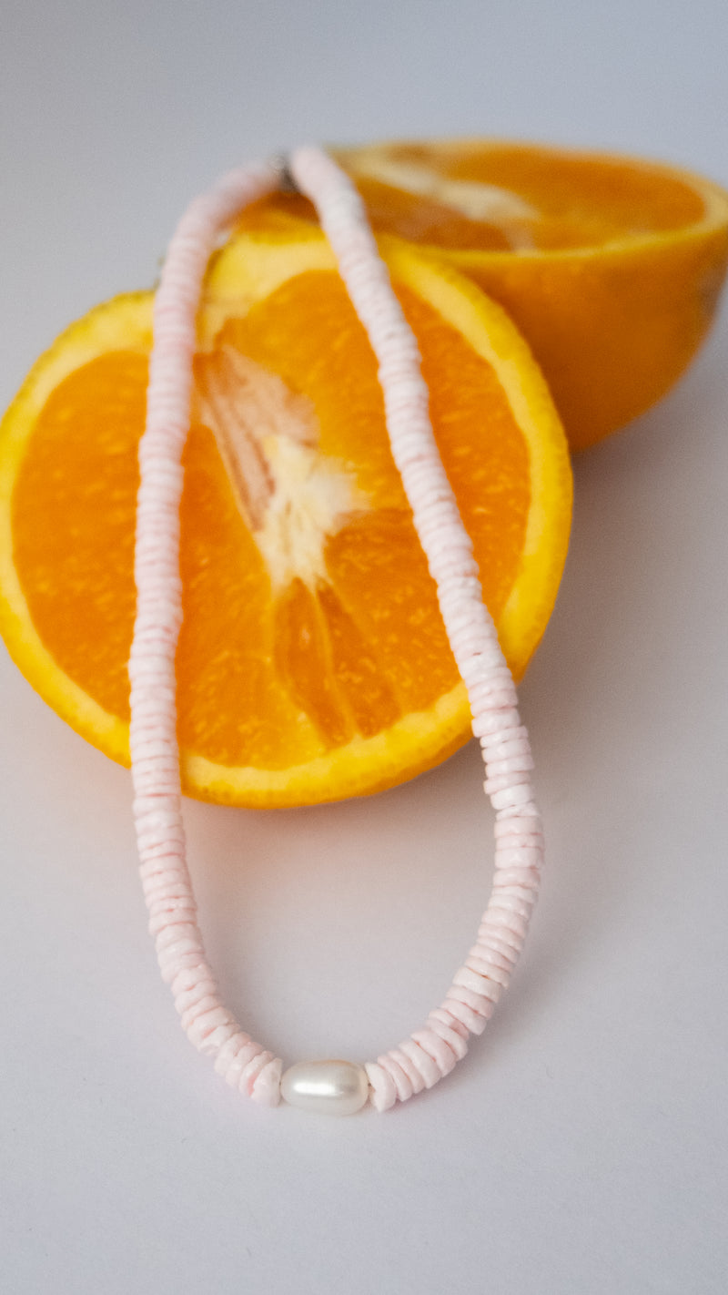 Choker de concha bubble gum