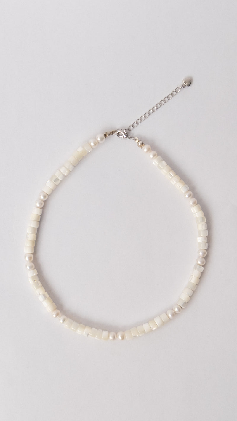 Choker de perla madre clásico