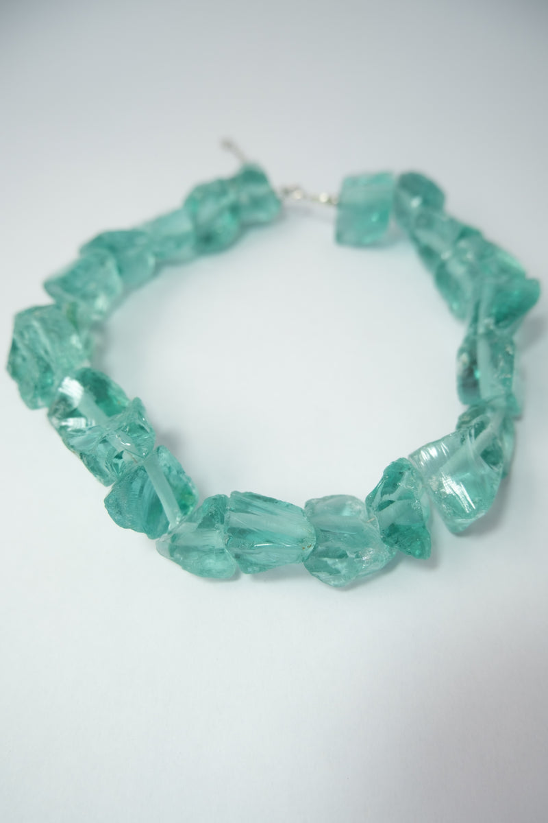 Collar blue glass quartz