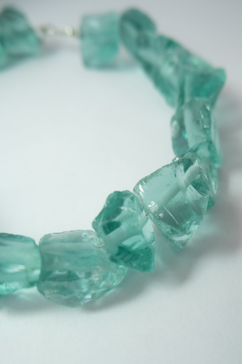 Collar blue glass quartz